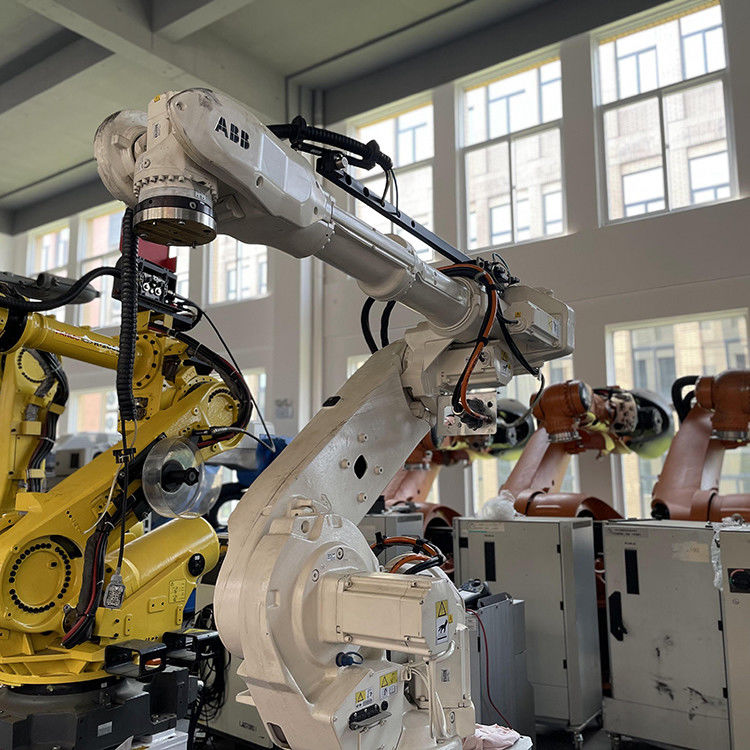 ইন্ডাস্ট্রিয়াল ইউজড ABB 6 Axis Articulated Robot Grinding Milling Robot ABB6640-130/3.2
