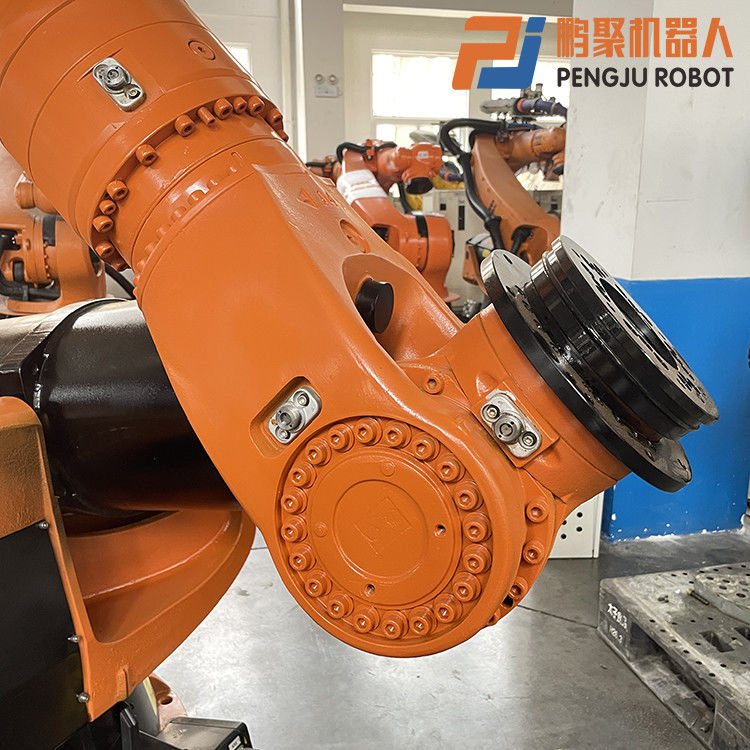 2700 মিমি পৌঁছান KUKA KR210 ব্যবহার করা KUKA রোবট 6-অক্ষের জন্য সুনির্দিষ্ট খোদাই দক্ষ গ্রিলিং এবং ত্রুটিহীন প্যালেটিং