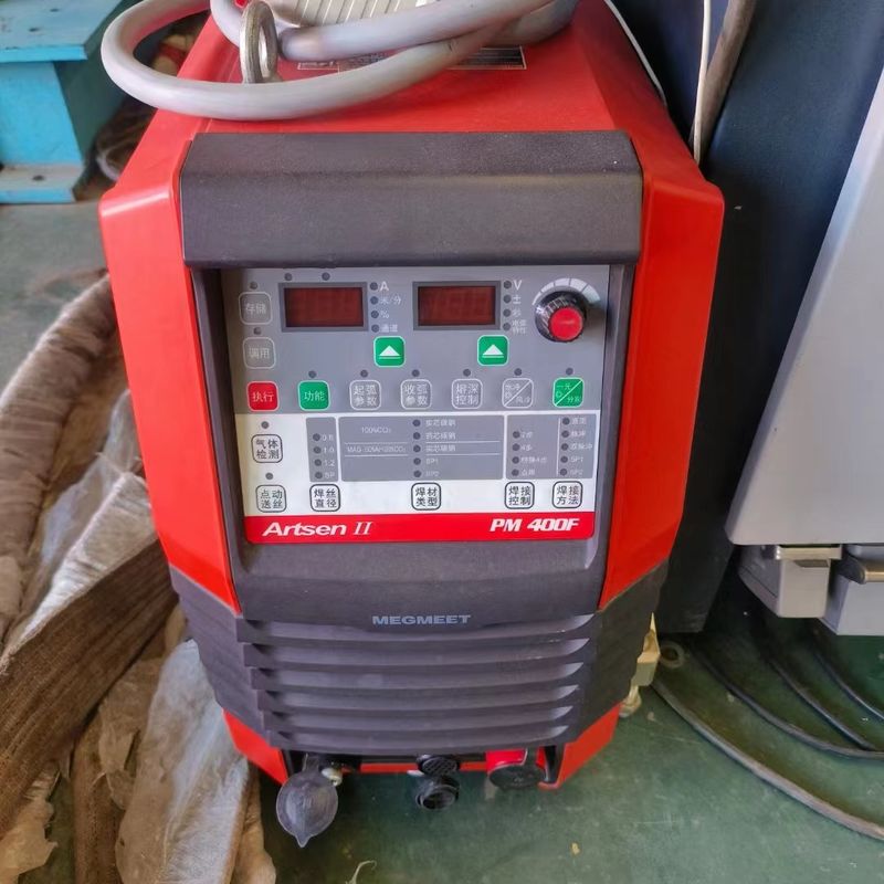 KUKA KR 16 L6 একটি দীর্ঘ পরিসরে কম দরকারী লোড রোবট আর্ম। এটিতে একটি আর্ম এক্সটেন্ডার রয়েছে যা 1911 মিমি পর্যন্ত প্রসারিত করে। আর্ক ওয়েল্ডিং রোবট, সমাবেশ রোবট, ইলেকট্রন বিম ওয়েল্ডিং রোবট