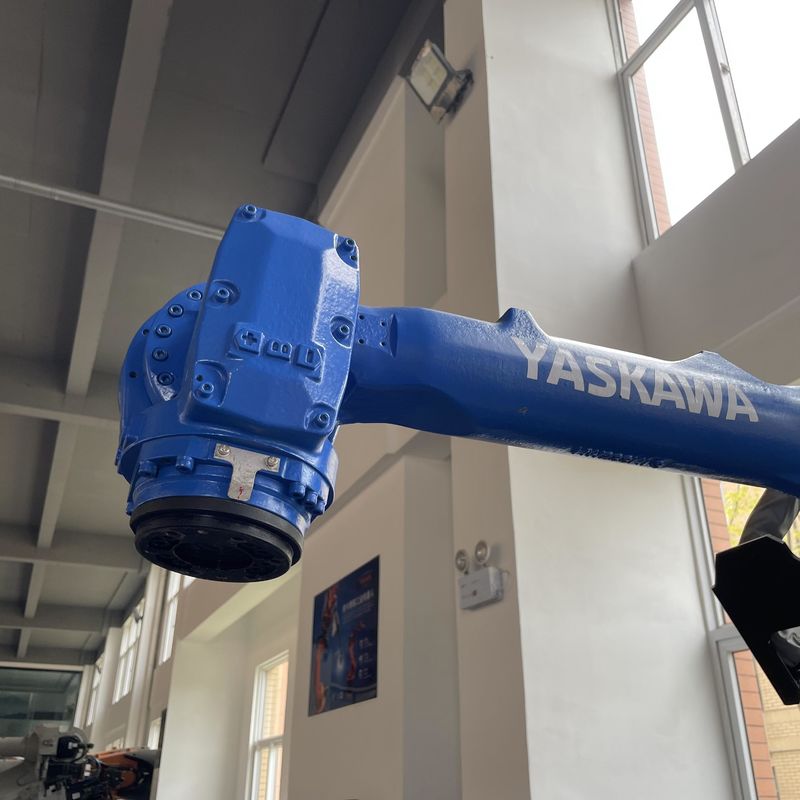 পিসি প্রোগ্রামিং ব্যবহৃত YASKAWA রোবট 50 কেজি দরকারী লোড ক্ষমতা উপাদান হ্যান্ডলিং, প্লাজমা কাটিং