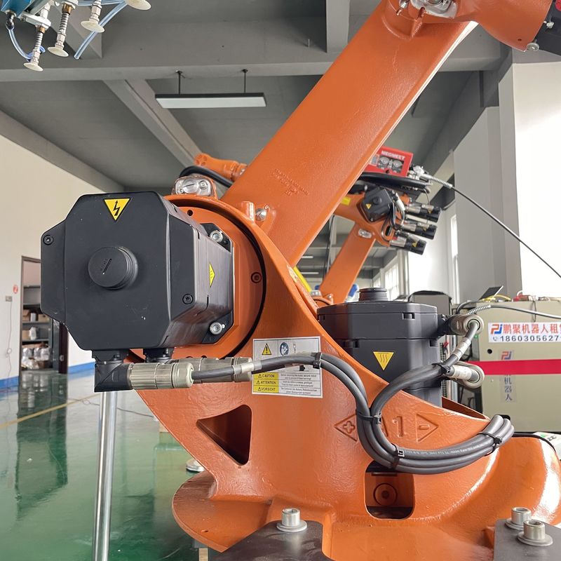 KUKA Kr16 এক্সপি কন্ট্রোলারের সাথে আর্ক ওয়েল্ডিং রোবট লোডিং এবং অংশ আনলোডিং অংশ হ্যান্ডলিং শিল্প রোবট বাহু