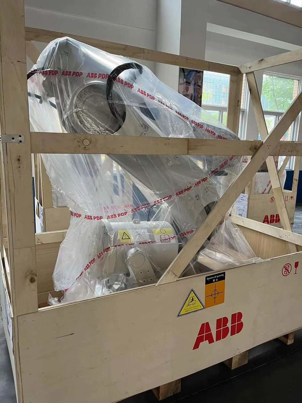 নতুন ABB IRB 4600-60 / 2.05 M2004 লোডিং পার্টস, মেশিনিং হ্যান্ডলিং পরিমাপ 60kg Payload