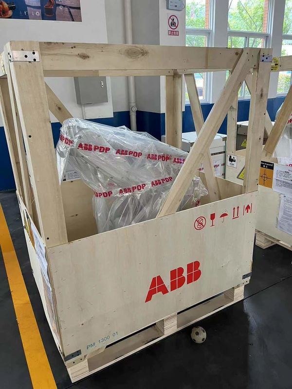 নতুন ABB IRB 2600 M2004 20/12 -1.65/1.85 20kg আর্ক ওয়েল্ডিং, প্রেস ট্যান্ডিং, লোডিং অ্যান্ড আনলোডিং অফ পার্টস, মেশিনিং