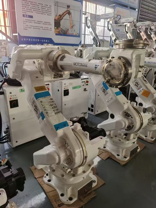 2061mm Reach CR50 XRC 50kg Payload Motoman Arc Welding Robot for Press Tending and Loading/Unloading of Parts. 2061mm Reach CR50 XRC 50kg Payload Motoman Arc Welding Robot for Press Tending and Loading/Unloading of Parts. পার্টসের লোডিং/অনলোডিং এর জন্য 2061 মিমি রিচ CR50 এক্সআরসি 50 কেজি পেয়্লড মোটোমান আর্ক ওয়েল্ডিং রোবট